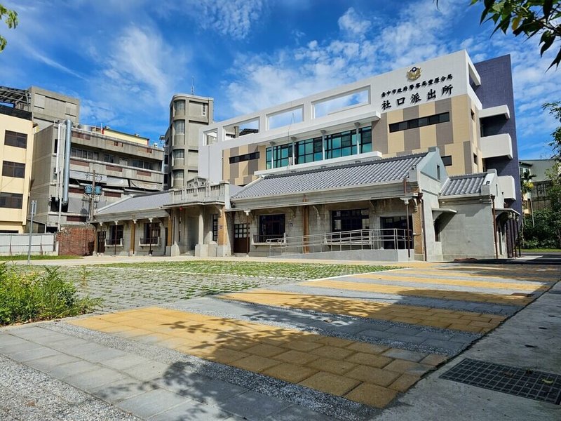 具百年歷史的台中市警察局豐原分局社口派出所,與新建3層樓辦公大樓串接共構,在「2025年建築園冶獎」的「舊建築再生類」項目獲獎,保留珍貴歷史記憶,也滿足現代派出所營運與治安需求。(豐原分局提供)中央社記者郝雪卿傳真 114年6月4日