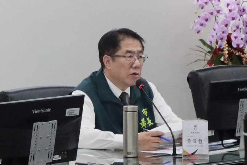 台南市長黃偉哲(圖)4日表示,解鈴還須繫鈴人,立法院統刪行政院預算,中央已窮盡救濟程序,被迫調減一般性補助款新台幣636億元,現在盼立法院能夠放下成見,趕快通過追加預算。(台南市政府提供)中央社記者楊思瑞台南傳真 114年6月4日
