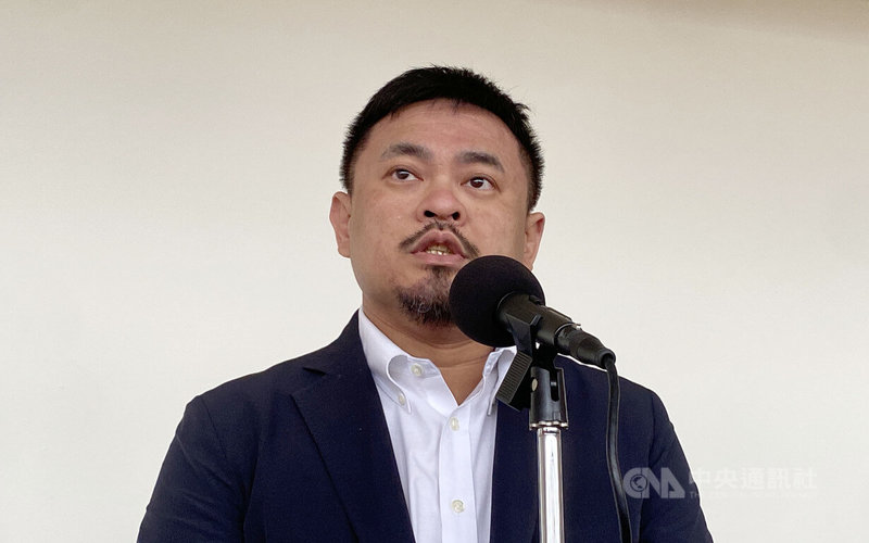 勞動部長洪申翰4日指出,勞動部正檢討整體的跨國勞動力政策,進行開放旅宿業移工相關評估及規劃,會以避免影響本國勞工就業機會、促成雇主替本勞加薪等為原則,待研商完成就會對外公布。中央社記者吳欣紜攝 114年6月4日