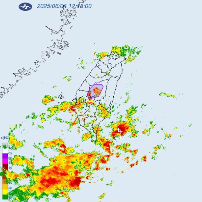 中央氣象署4日中午發布大雷雨即時訊息。(圖取自中央氣象署網頁cwa.gov.tw)