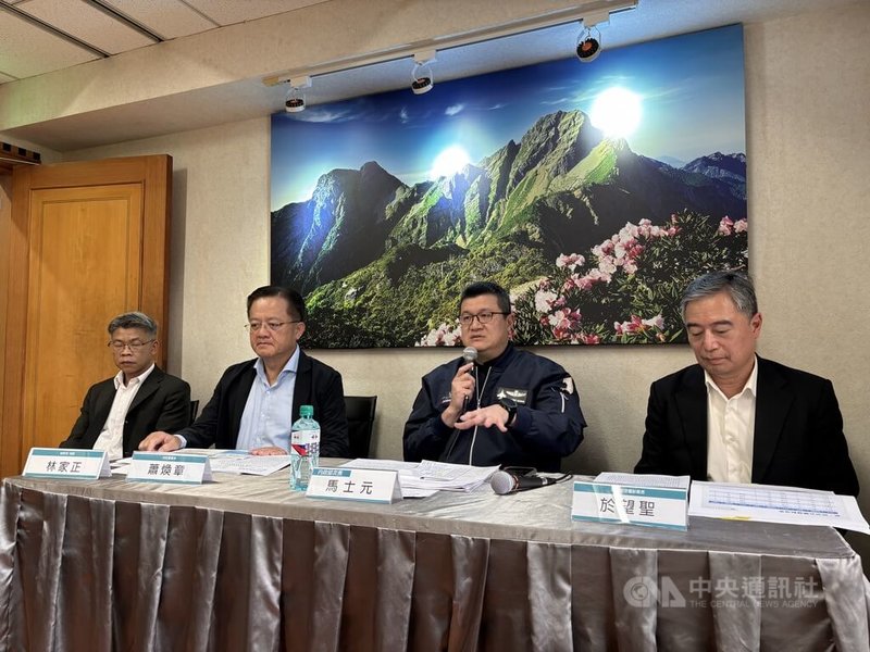 內政部5日舉行部務會報會後記者會說明防災公園盤點規劃,包括國土署副署長於望聖(右起)、內政部政務次長馬士元、消防署長蕭煥章、地政司長林家正出席。中央社記者高華謙攝 114年6月5日