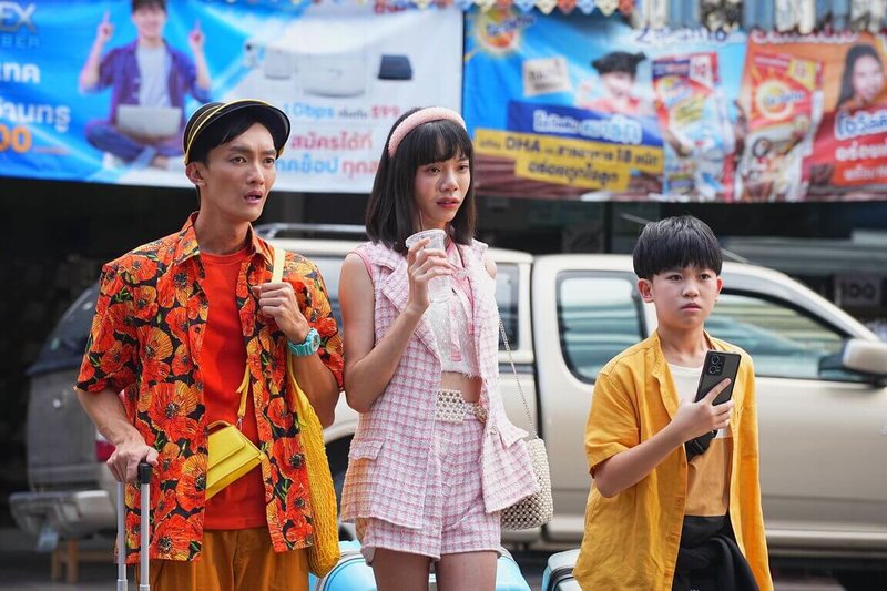 跨性別演員Kiwebaby(中)為了拍攝電影「男兒王2」赴新加坡拍攝,並在開拍前1週就先到當地練舞。該片將在13日上映。(華映提供)中央社記者王心妤傳真 114年6月5日