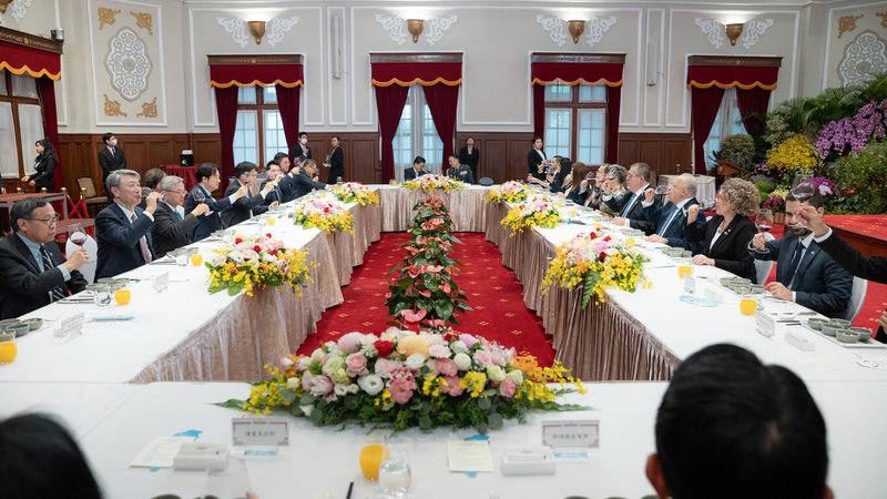 總統賴清德5日中午在總統府以國宴宴請瓜地馬拉共和國總統阿雷瓦洛(Bernardo Arévalo)伉儷。(總統府提供)中央社記者溫貴香傳真 114年6月5日