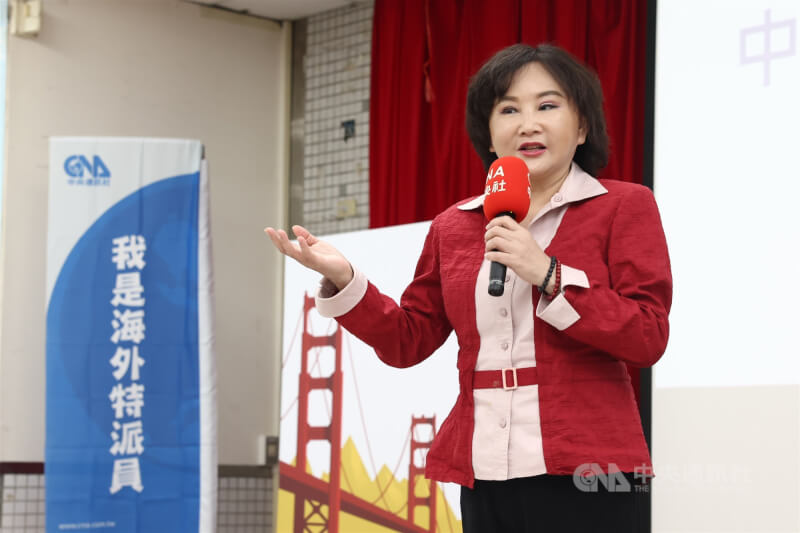 中央通訊社第8屆「我是海外特派員」新聞培訓營北區場7日在中華電信學院板橋會館登場,中央社長胡婉玲(圖)出席開幕式,分享多年採訪經驗。中央社記者王騰毅攝 114年6月7日
