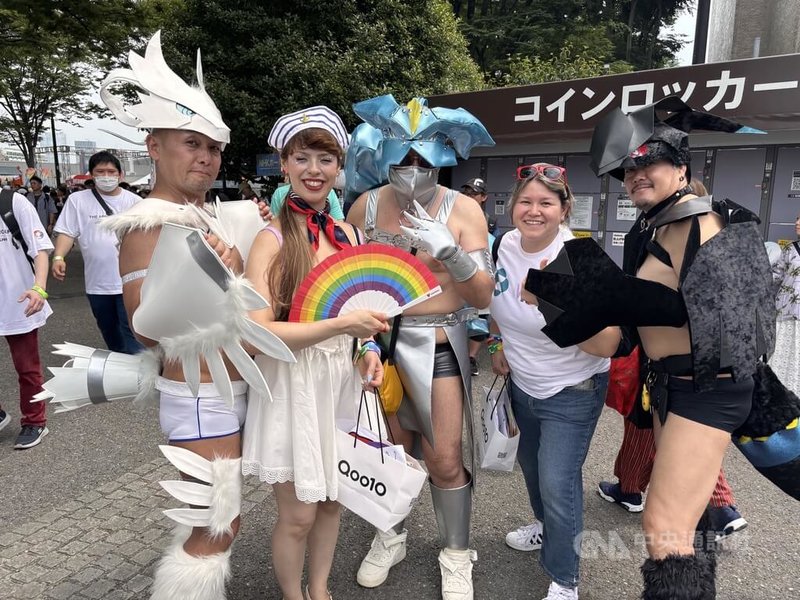 日本規模最大的LGBTQ+活動「東京驕傲節」(Tokyo Pride)8日在東京代代木公園舉辦,不少民眾扮裝參加遊行,展現真實的自己。中央社記者戴雅真東京攝 114年6月8日
