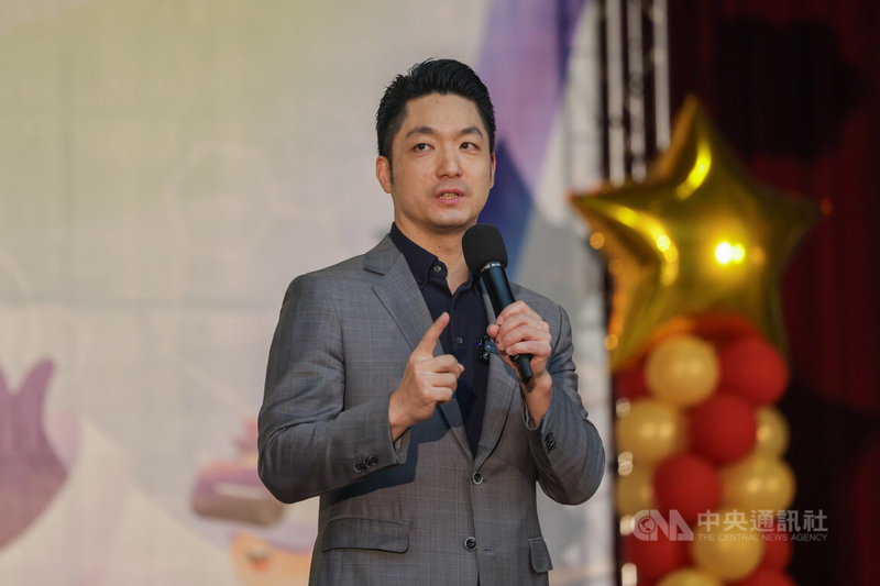 台北市長蔣萬安(圖)8日上午在大安高工出席「台北市公私立各級學校113學年度畢業生市長獎頒獎典禮」,致詞勉勵學生勇於追求自己的夢想。中央社記者裴禛攝 114年6月8日