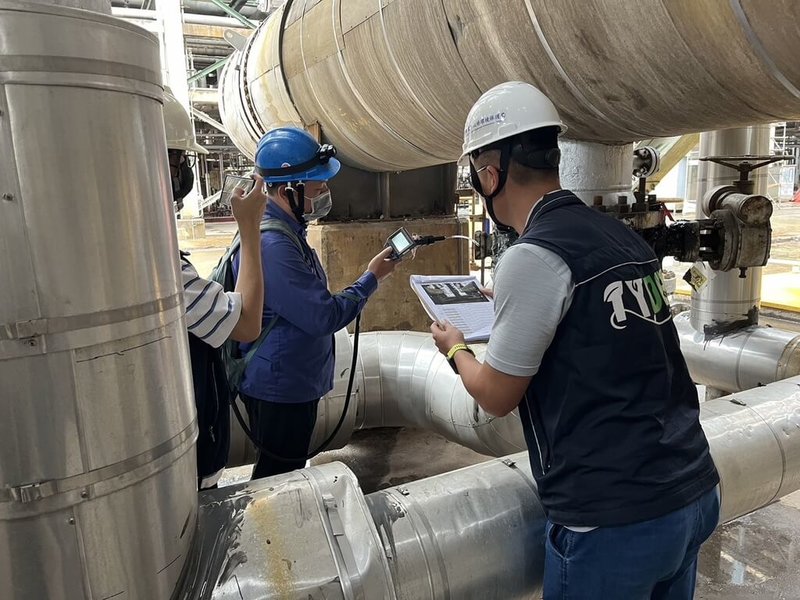 為強化對企業環境保護、消防安全與職業安全的監督管理,桃園市政府環保局啟動「三安專案」,日前稽查中油桃園煉油廠,發現多項違法缺失,已告發並要求限期改善。(環保局提供)中央社記者葉臻傳真 114年6月9日