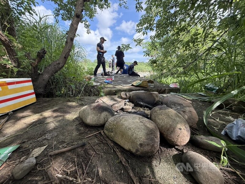越南籍阮姓男移工8日傍晚和4名友人前往苗栗縣後龍溪烤肉，戲水過程中疑落水失蹤，苗栗縣消防局搜救未尋獲，9日持續搜索。中央社記者管瑞平攝  114年6月9日