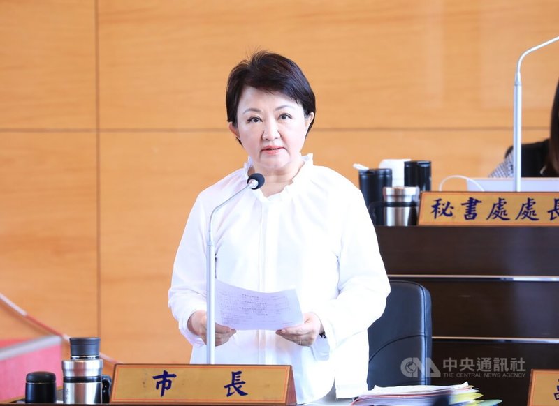 台中市長盧秀燕(圖)9日列席市議會備詢,就行政院長卓榮泰針對預算審查提出「輪迴說」,盧秀燕表示,執政者不應說出類似「順我者昌,逆我者亡」的話,有失高度、格局。中央社記者趙麗妍攝 114年6月9日