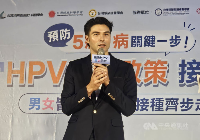 擔任HPV預防衛教大使的藝人鳳小岳(圖)9日說,預防是最溫柔的保護,9歲兒子正好到了接種年齡,近來和太太討論接種疫苗的事,認為預防是父母能為孩子做到最基本、最重要的事情。中央社記者陳婕翎攝 114年6月9日