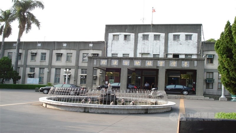 回填廢棄物逾8公頃,集團首腦律師等36人遭雲檢起訴。(中央社檔案照片)