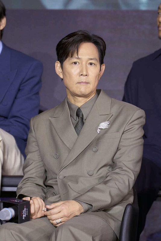 韓國影集「魷魚遊戲」第3季9日在首爾舉行記者會,演員李政宰(圖)說,「在朋友死去後,角色對自己感到非常氣餒且絕望,所以他復仇目標非常明確,發誓要懲罰操控這場遊戲的背後主使者」。(Netflix提供)中央社記者洪素津傳真 114年6月9日