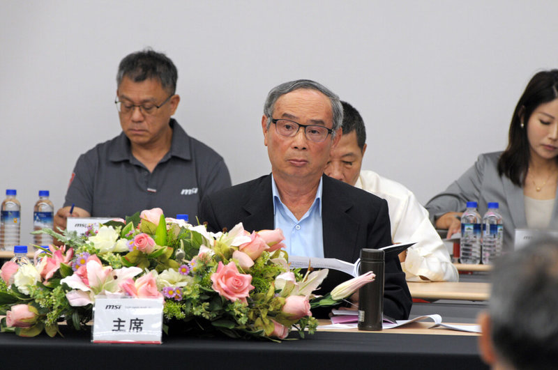 微星10日召開股東會，董事長徐祥（中）表示，受惠AI伺服器、電競旺季挹注，加上歐美市場進入旺季，下半年營業額比上半年樂觀。（微星提供）中央社記者江明晏傳真 114年6月10日