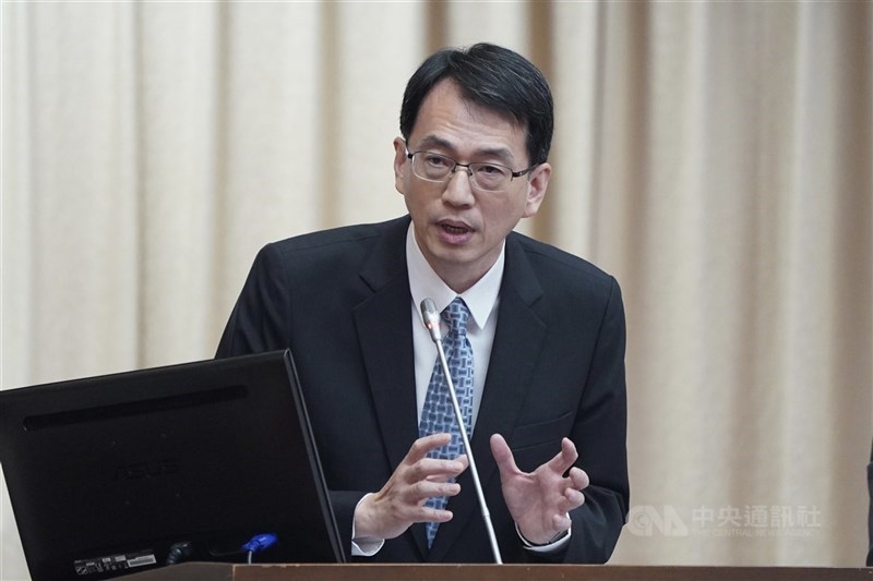 圖為金管會銀行局局長童政彰。(中央社檔案照片)