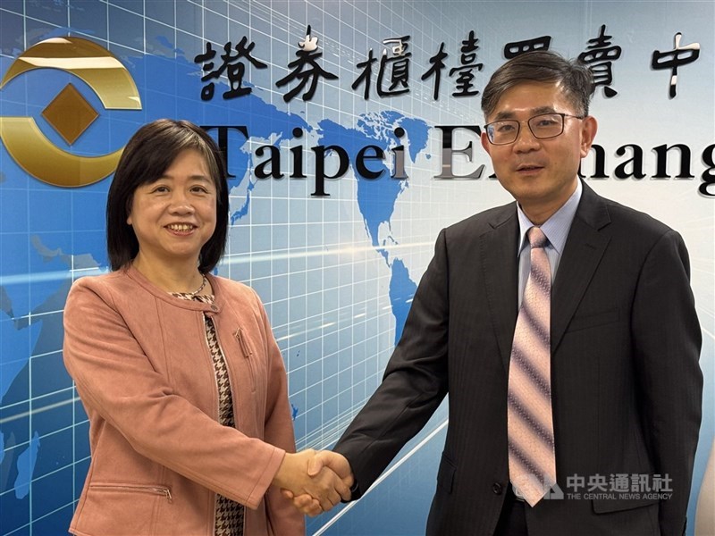 圖左為昇達科董事長陳淑敏、右為昇達科總經理吳東義。(中央社檔案照片)