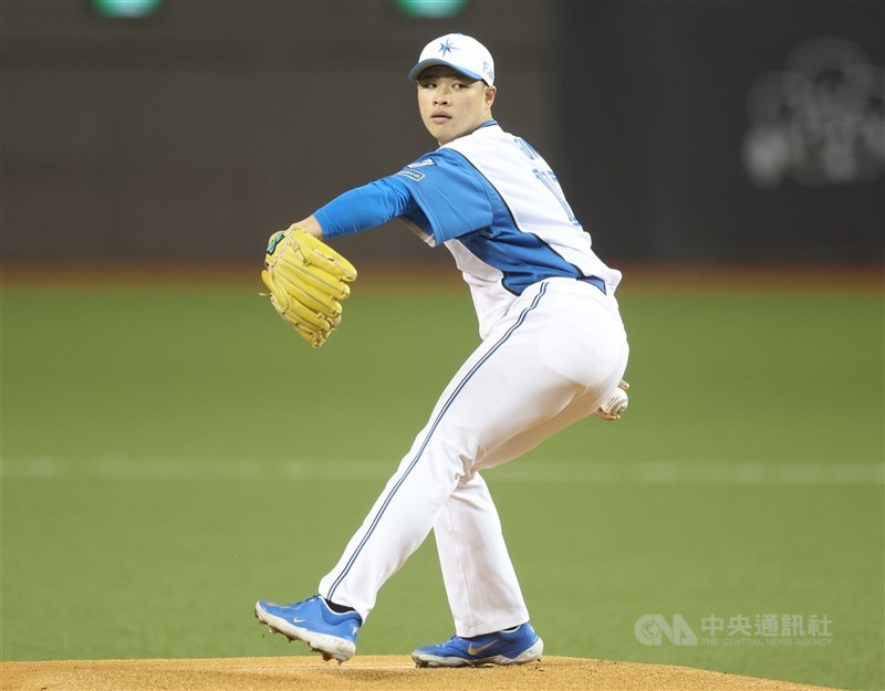 日職北海道日本火腿鬥士隊20歲台灣投手孫易磊(圖)10日對東京養樂多燕子隊中繼登板,連續投出2次四壞保送退場,失掉1分、無關勝敗。(中央社檔案照片)