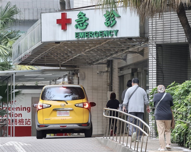 圖為台北市立聯合醫院和平院區急診入口。(中央社檔案照片)