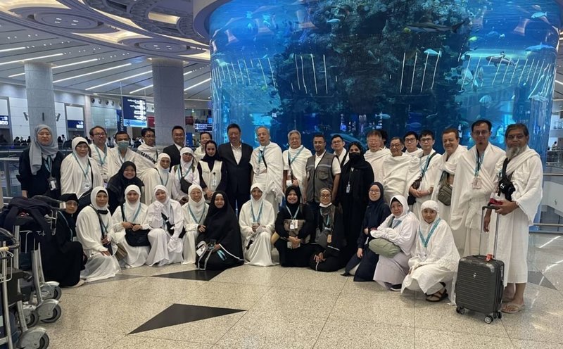 台灣朝覲團一行44人於5月底抵達沙烏地阿拉伯吉達國際機場,準備參加今年度的朝覲活動。駐沙烏地阿拉伯代表處親自在機場迎接。(駐沙國代表處提供)中央社記者施婉清開羅傳真 114年6月10日