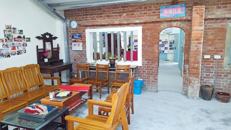 南靖社區30年老屋改造有成,獲「2025建築園冶獎」社區文化景觀營造類獎項,場域提供長者熟悉舒適的聚會場所,串聯社區居民情感。(嘉義縣政府提供)中央社記者蔡智明傳真 114年6月10日