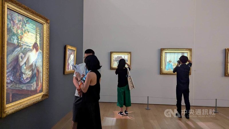 富邦美術館特展「印象派—從莫內到美國:光‧跨越海洋」11日開展,10日展區搶先曝光,匯聚超過30名藝術家創作。中央社記者王寶兒攝 114年6月10日