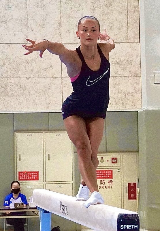 台灣、瑞典混血競技體操女孩陳瑞安將首度披上國家隊戰袍參加亞錦賽,年僅18歲的她,終極目標就是要幫台灣拿下洛杉磯奧運獎牌。中央社記者董俊志攝 114年6月10日
