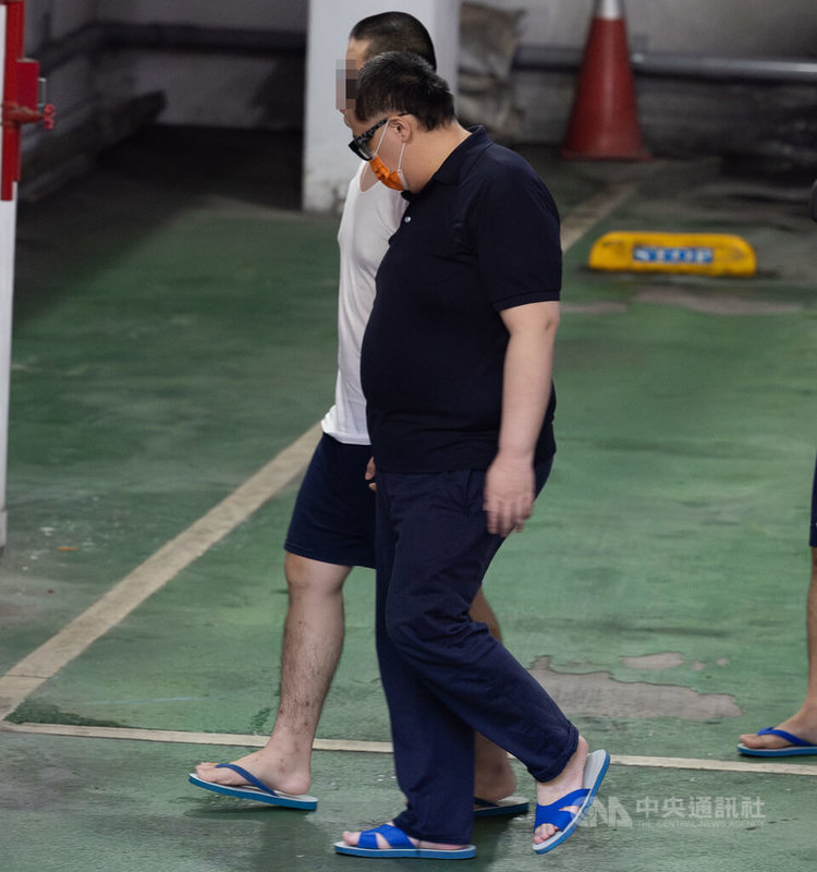 台北地檢署偵辦前民進黨黨工涉共諜案,10日依違反國安法等罪起訴邱世元(前)等人。稍晚將移審台北地方法院。中央社記者謝佳璋攝 114年6月10日