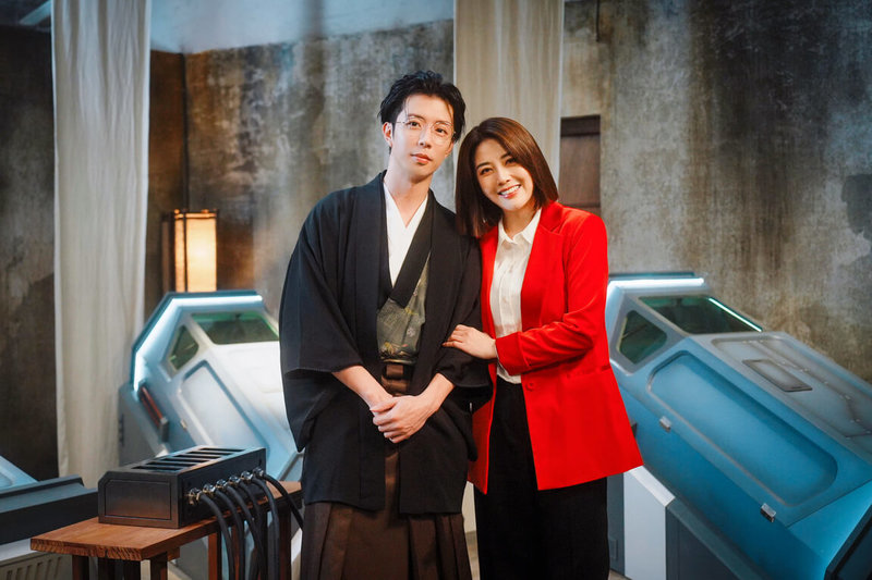 演員廖允杰（左）、韓瑜（右）在節目「百分之一相對論」的單元劇中飾演姐弟戀夫妻檔。（映底子國際傳媒提供）中央社記者洪素津傳真  114年6月11日