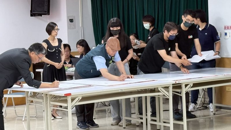 台南首批社會住宅－永康區「宜居成功」103戶11日完成抽籤，抽出正取戶及備取名單。（台南市政府提供）中央社記者張榮祥台南傳真  114年6月11日