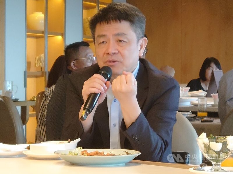 意騰科技-KY將於13日掛牌上市,12日舉行媒體交流會,董事長顏志展表示,遊戲機、手機和筆記型電腦相關產品將是今年營運主要成長動能。中央社記者張建中攝 114年6月12日