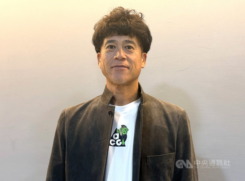 中華職棒味全龍隊「龍之子」徐若熙12日先發登板對上富邦悍將,吸引16支國外球隊關注,其中日職軟銀鷹隊首席棒球總管(CBO)城島健司(圖)也親自到台北大巨蛋觀察。中央社記者楊啟芳攝 114年6月12日