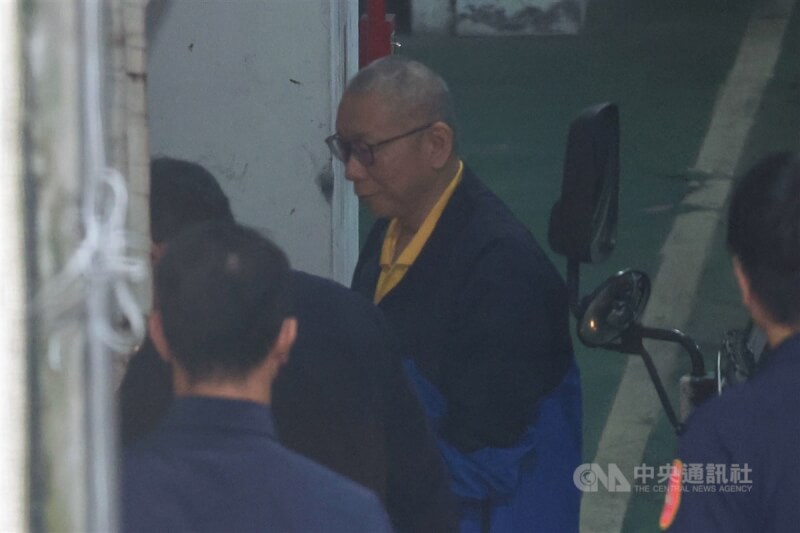 前台北市長柯文哲(中)。(中央社檔案照片)