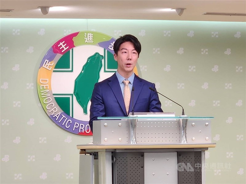 圖為民進黨發言人吳崢。(中央社檔案照片)