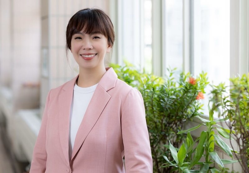 台北市光仁國小教師廖珮伃（圖）獲選最新一期「教育家部落格」典範人物，她將課程活動融入多元議題，希望學生接觸議題後，能在心中產生溫度，瞭解自己對社會負有的責任，回到課堂後，有更多動力自主學習。（教育部提供）中央社記者台北傳真  114年6月14日