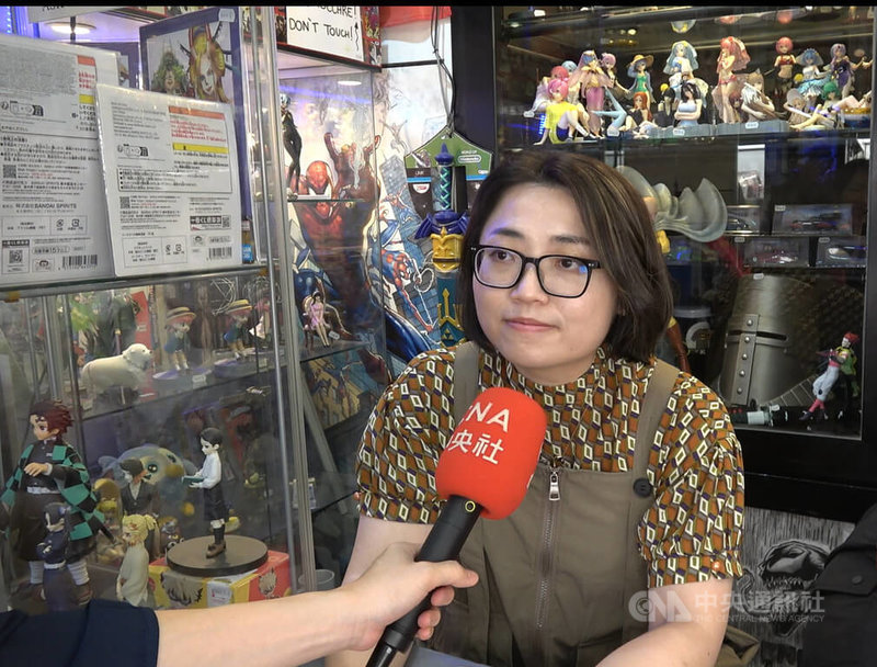 本名柯宥希的漫畫家「顆粒」接受中央社訪問表示,這是她首度到義大利,她覺得很特別的是這裡的讀者年齡層很廣,從老爺爺到兒童都有。中央社記者黃雅詩羅馬攝 114年6月15日