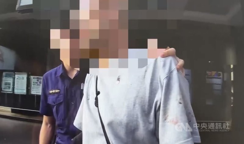 台北市大安區9日發生打架事件,情侶44歲陳男和43歲黃女因細故口角,並引發肢體拉扯,警方獲報到場查處,意外發現勸架友人46歲賴男(右)為通緝犯,當場逮捕。(翻攝照片)中央社記者黃麗芸傳真 114年6月15日