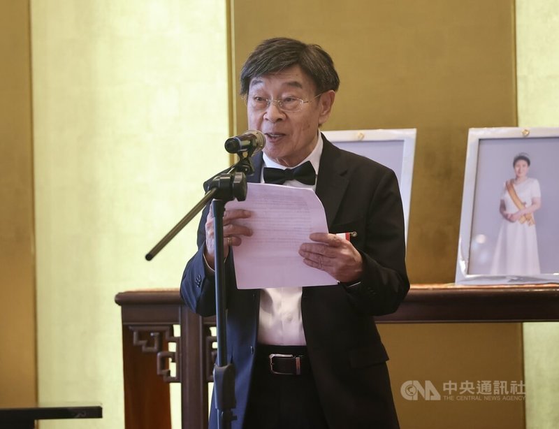 日本台灣交流協會16日在台北舉行授勳儀式,頒贈日本旭日雙光章給資深影評張昌彥(圖)。張昌彥致詞表示,這輩子與日本有很深的緣分,如果要說他對台日文化交流的貢獻,應該是在這工作中的點點滴滴。中央社記者張皓安攝 114年6月16日