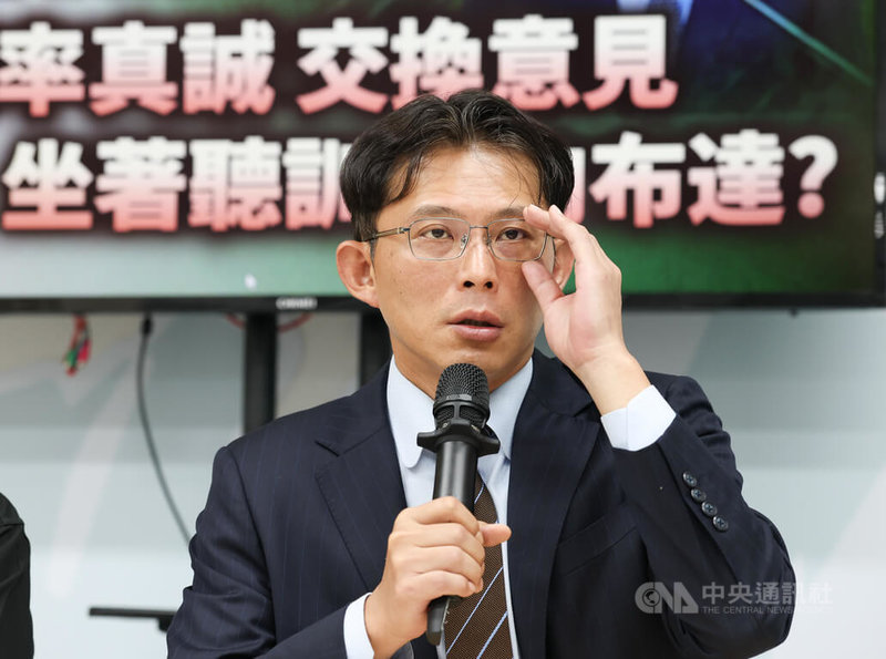 總統府規劃18日邀在野黨領袖進行國安簡報,民眾黨主席黃國昌(圖)16日提出3個不解,認為形式像聽報告,盼有直接溝通機會,是否出席仍未鬆口。中央社記者謝佳璋攝 114年6月16日