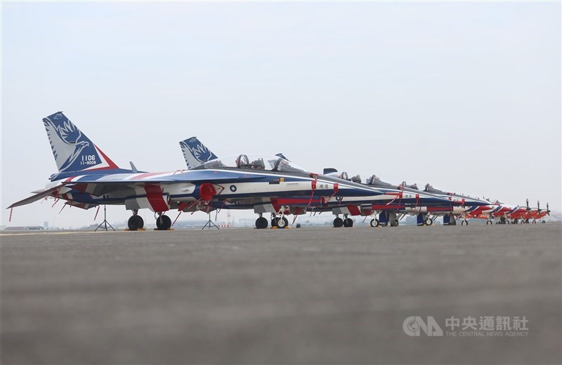 圖為駐地高雄岡山的空軍飛行訓練指揮部於民國112年12月1日編成。(中央社檔案照片)