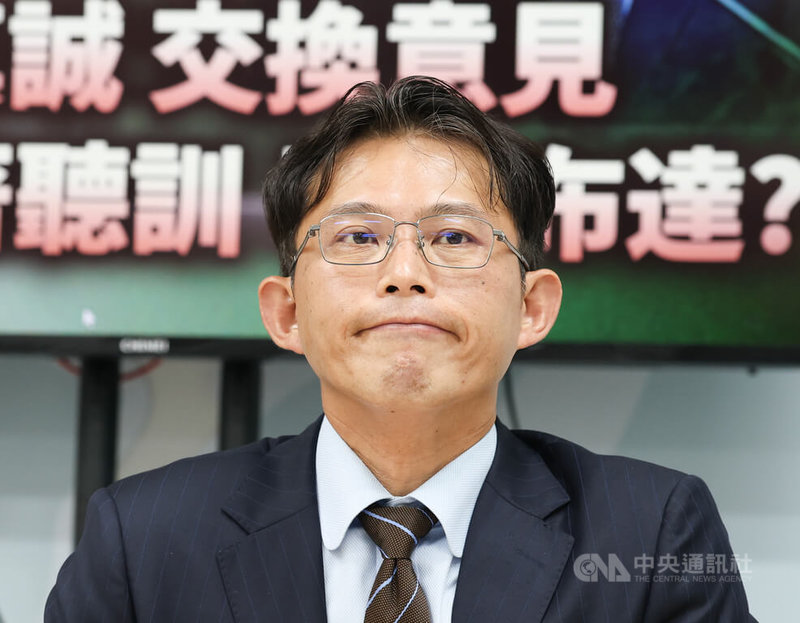 總統府規劃18日邀在野黨領袖進行國安簡報,民眾黨主席黃國昌(圖)16日在記者會上針對此流程安排提出3個不解,盼有直接溝通機會。中央社記者謝佳璋攝 114年6月16日