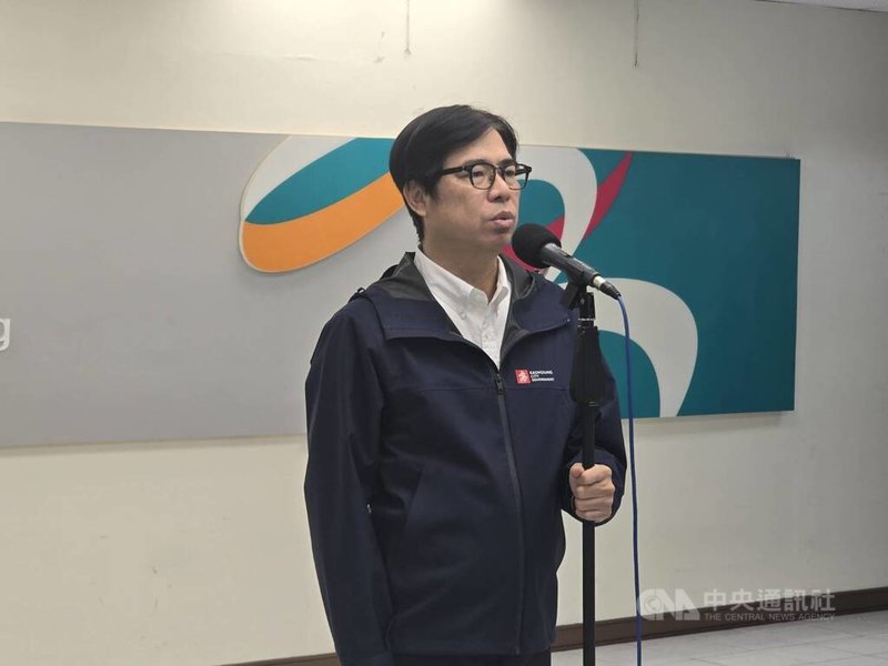 針對明年擴大租金補貼需由地方政府分擔,高雄市長陳其邁17日接受媒體聯訪表示,站在地方政府立場,能由中央全額負擔當然最好,市府會跟中央溝通。中央社記者蔡孟妤攝 114年6月17日