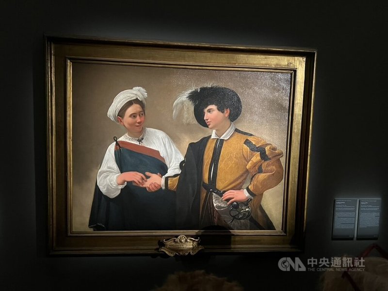 羅馬在禧年舉辦近年最大型的「卡拉瓦喬2025」展覽,向卡拉瓦喬這位17世紀畫壇巨擘致敬。卡拉瓦喬早期作品充滿趣味性,風格多元、光影對比較不明顯,例如這幅作品描繪吉普賽女郎看手相。中央社記者黃雅詩羅馬攝 114年6月17日