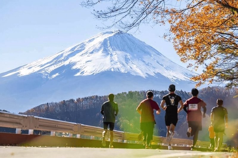 熱愛參加國際運動賽事、挑戰自我的旅客越來越多,其中台灣旅客最愛的是到日本參加馬拉松賽事,圖為富士山馬拉松。(AsiaYo提供)中央社記者余曉涵傳真 114年6月17日
