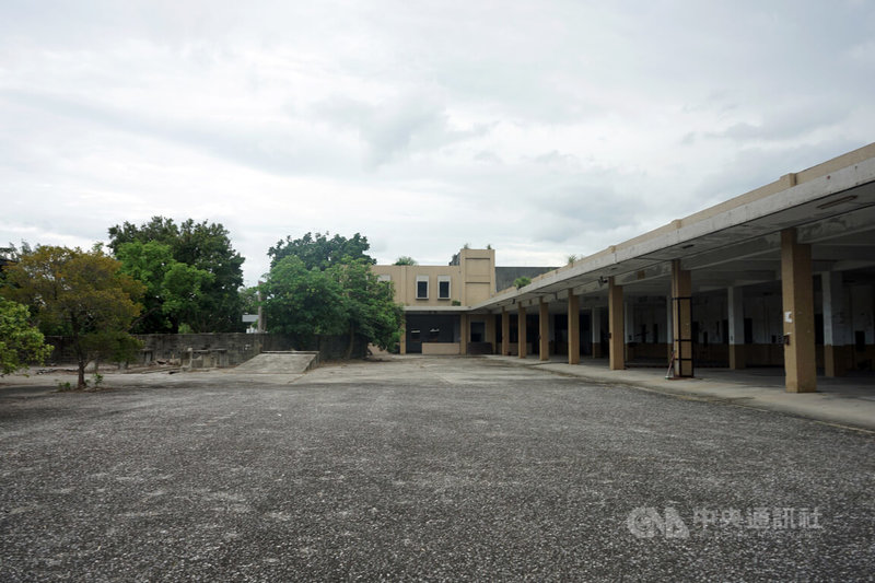 花蓮推動數位轉型,設置雲基地吸引雲端服務廠商進駐,也斥資新台幣4000多萬徵收後方約2000多坪私人建物,遭議員批淪為閒置倉庫,決策太短視,應提出可延續規劃。中央社記者張祈攝 114年6月18日