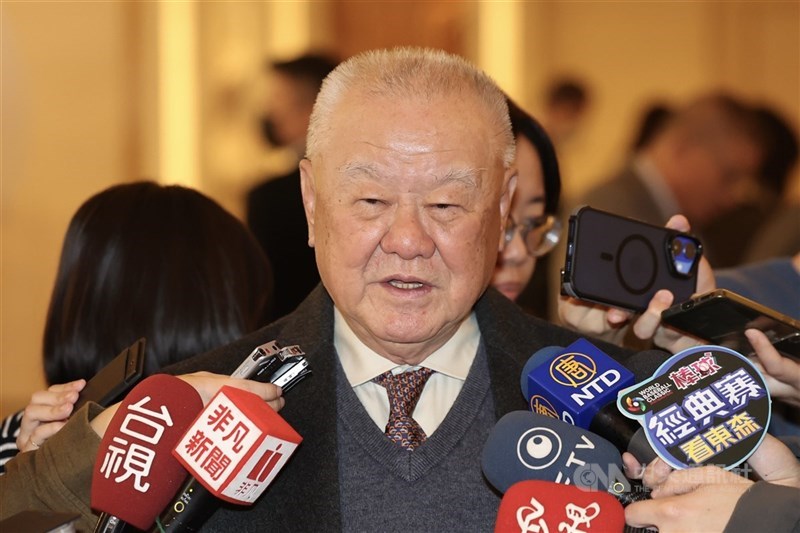 三三會理事長林伯豐認為,主權基金的財源不宜使用外匯存底,建議應以政府預算盈餘,比較穩定。(中央社檔案照片)