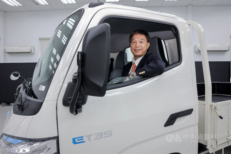 中華車總經理曾鑫城接受中央社團隊專訪指出,3.5噸電動商用車ET35是中華車自主研發的成果,更是台灣汽車業與資通訊(ICT)的合作成果。中央社記者裴禛攝 114年6月18日