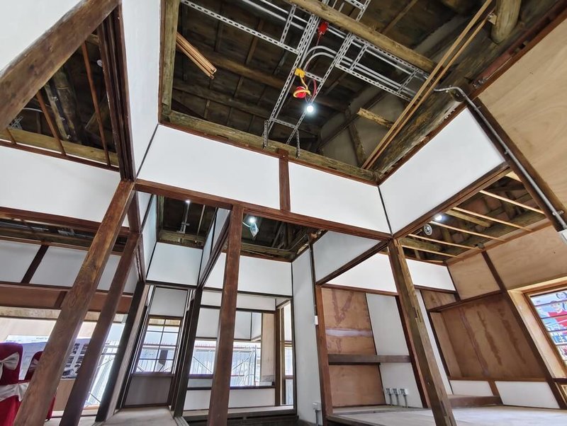雲林縣歷史建築「二崙分駐所眷舍」是一層樓木造日式宿舍,興建於1930年代,自2023年12月啟動修復,預計7月底完工。圖為內部構造。(雲林縣文觀處提供)中央社記者蔡智明傳真 114年6月19日