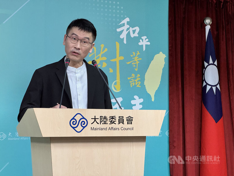 陸委會19日下午舉行例行記者會,副主委梁文傑主持並說明「喪失原籍證明」補件的相關進度。中央社記者吳柏緯攝 114年6月19日