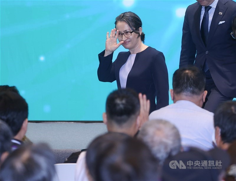 副總統蕭美琴表示,AI是現在進行式,台灣不只處於引領AI新時代的關鍵角色,也正用更科技、更智慧的方式,在AI領域創造一套全新的社會運作模式。圖為副總統蕭美琴出席亞馬遜創新戰略發布會。(中央社檔案照片)