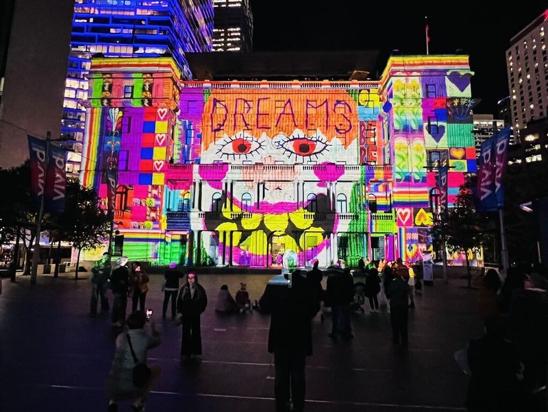 2027台灣燈會將在苗栗縣舉辦,縣府團隊日前赴澳洲考察時也特別參訪雪梨燈光音樂節展演活動。(苗栗縣政府提供)中央社記者管瑞平傳真 114年6月20日