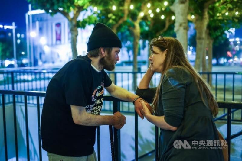 柏琳(右)的愛子寇利(左)染上芬太尼毒癮。柏琳不離不棄,仍等待愛子迷途知返。中央社記者張欣瑜舊金山攝 114年6月20日